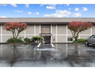 750 1ST St E31, Lake Oswego, OR 97034