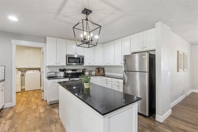 208 Country Club Terrace, Midwest City, OK 73110