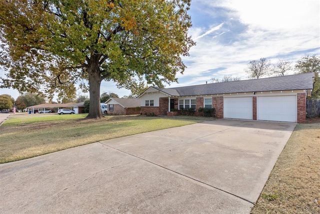 208 Country Club Terrace, Midwest City, OK 73110