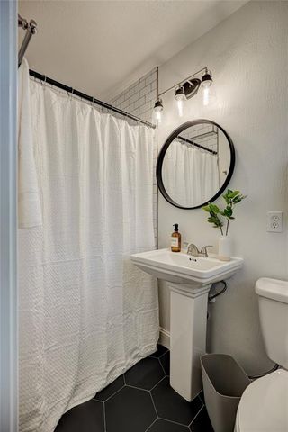 208 Country Club Terrace, Midwest City, OK 73110