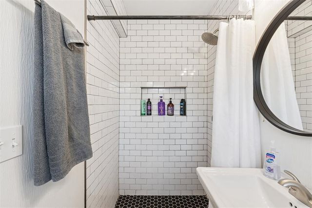 208 Country Club Terrace, Midwest City, OK 73110