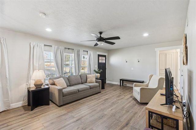 208 Country Club Terrace, Midwest City, OK 73110