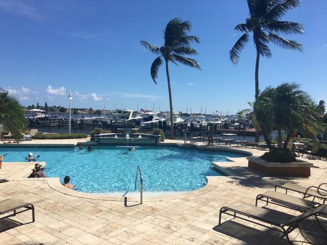 117 Yacht Club Way 307, Hypoluxo, FL 33462