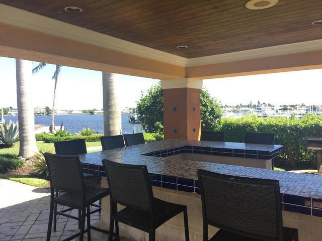 117 Yacht Club Way 307, Hypoluxo, FL 33462
