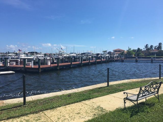 117 Yacht Club Way 307, Hypoluxo, FL 33462