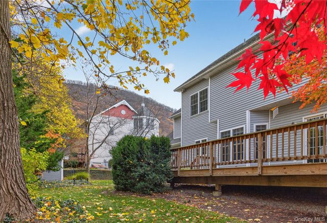 9 Exeter Circle, Beacon, NY 12508