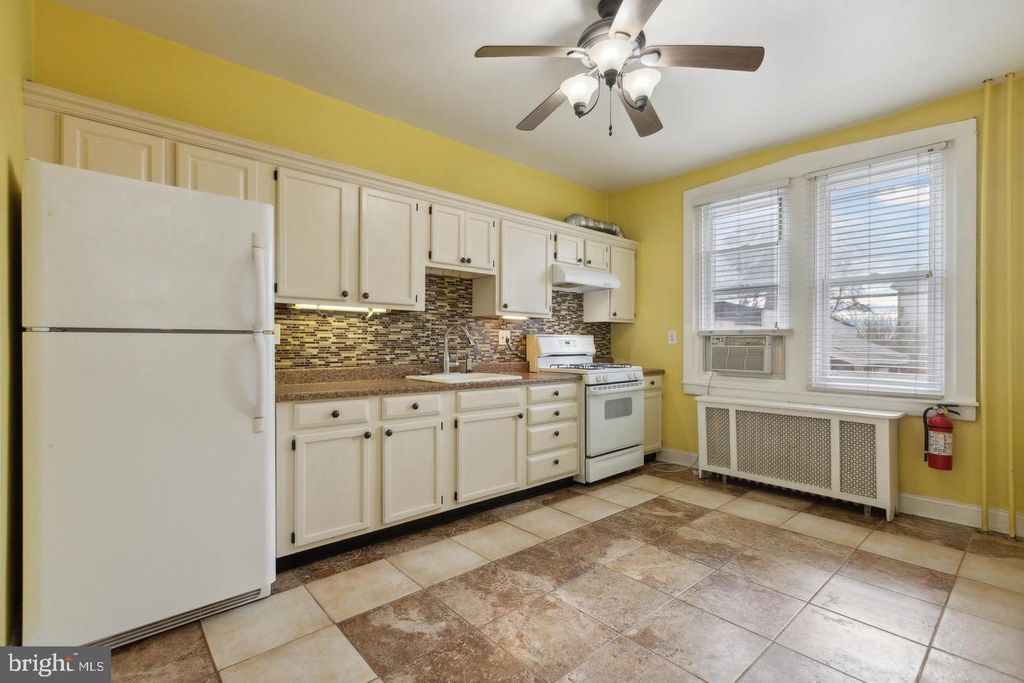 8 HARTRANFT AVE, NORRISTOWN, PA 19401 — photo 4