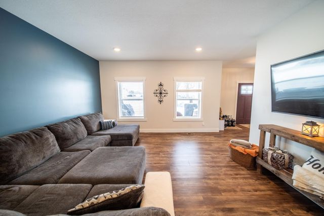 1017 Chester Ave SE, Rochester, MN 55904