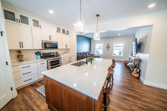 1017 Chester Ave SE, Rochester, MN 55904