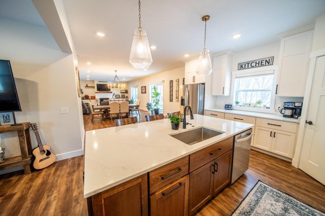 1017 Chester Ave SE, Rochester, MN 55904