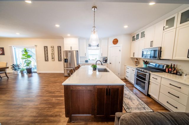 1017 Chester Ave SE, Rochester, MN 55904