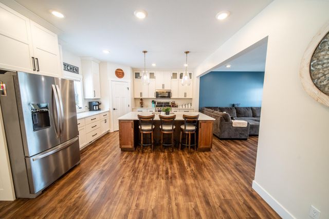 1017 Chester Ave SE, Rochester, MN 55904