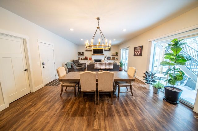 1017 Chester Ave SE, Rochester, MN 55904