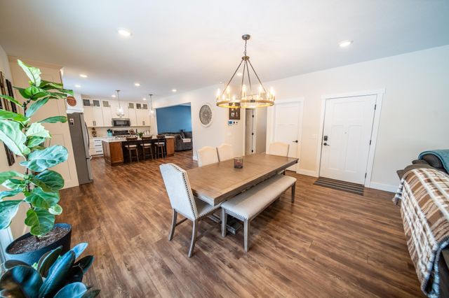 1017 Chester Ave SE, Rochester, MN 55904