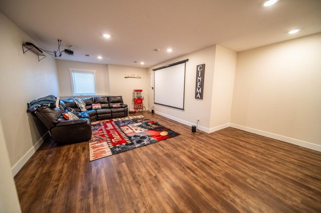 1017 Chester Ave SE, Rochester, MN 55904