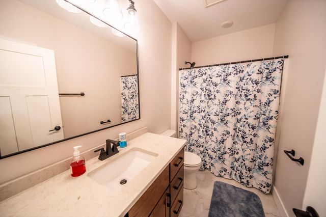 1017 Chester Ave SE, Rochester, MN 55904