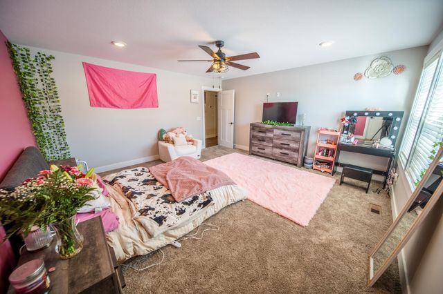 1017 Chester Ave SE, Rochester, MN 55904