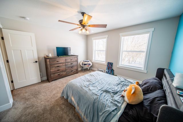 1017 Chester Ave SE, Rochester, MN 55904