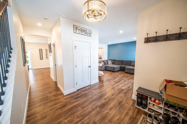 1017 Chester Ave SE, Rochester, MN 55904