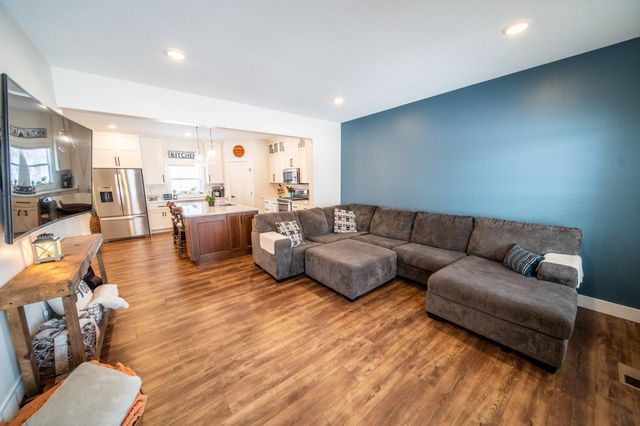 1017 Chester Ave SE, Rochester, MN 55904