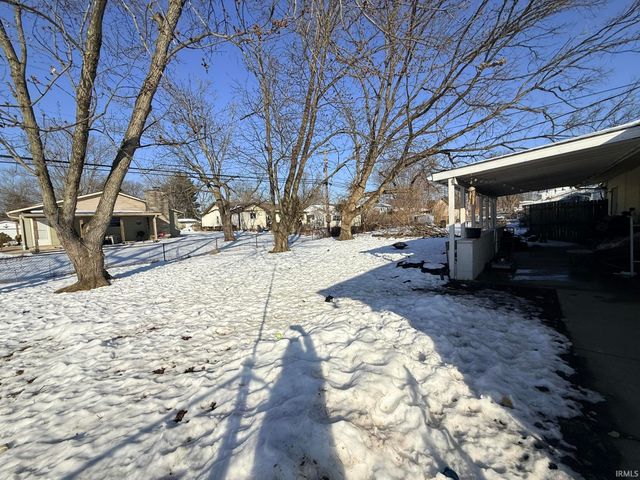 640 S Curry Pike, Bloomington, IN 47403