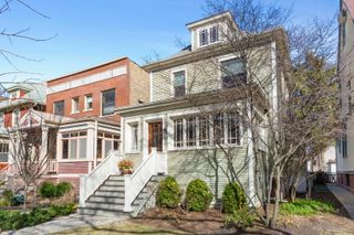 5231 N Lakewood Avenue, Chicago, IL 60640