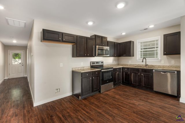 126 Jaybee Drive, Warner Robins, GA 31088