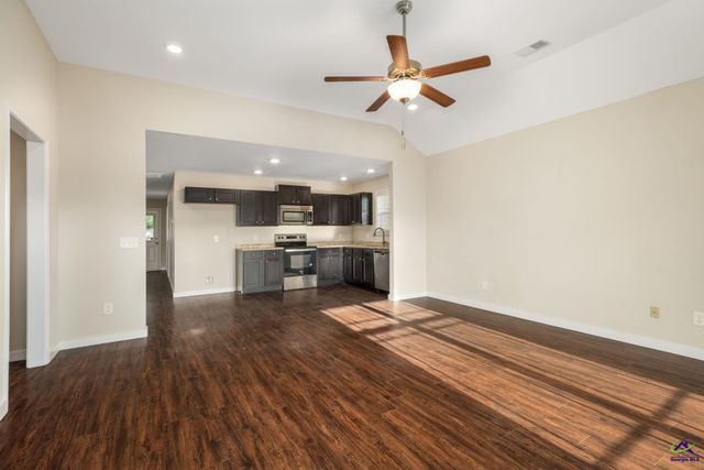 126 Jaybee Drive, Warner Robins, GA 31088