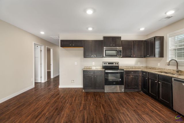 126 Jaybee Drive, Warner Robins, GA 31088