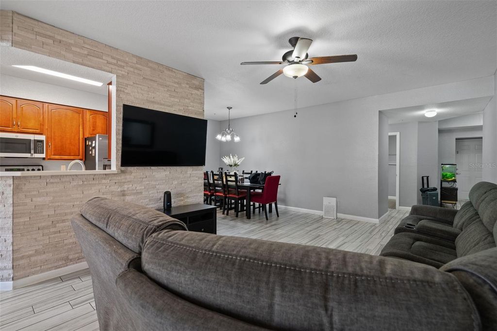 Image 8 of property listing at 2595 METRO SEVILLA DRIVE 103, Orlando, FL 32835