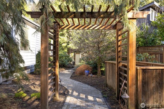 23 Cold Spring Lane, Bellingham, WA 98229