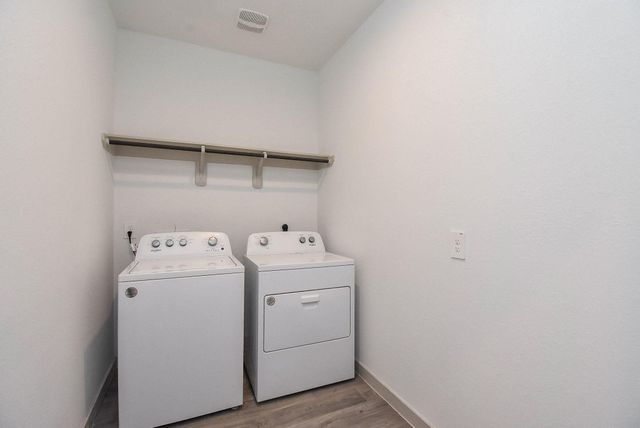 8030 Milam Lane, Rosharon, TX 77583