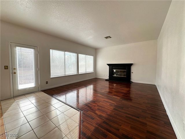 7913 WATERFALLS Avenue, Las Vegas, NV 89128