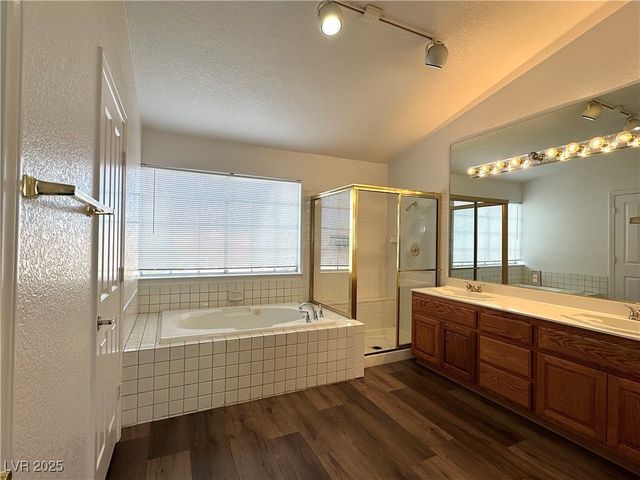 7913 WATERFALLS Avenue, Las Vegas, NV 89128