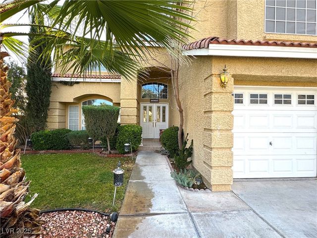 7913 WATERFALLS Avenue, Las Vegas, NV 89128