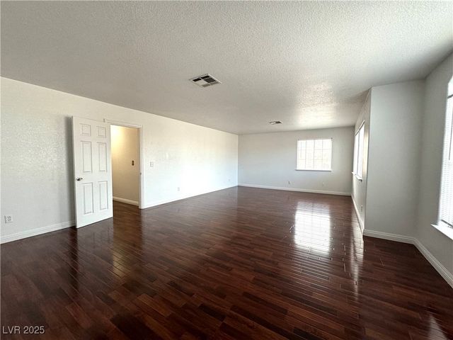 7913 WATERFALLS Avenue, Las Vegas, NV 89128