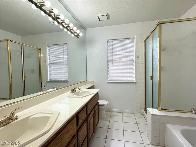 7913 WATERFALLS Avenue, Las Vegas, NV 89128