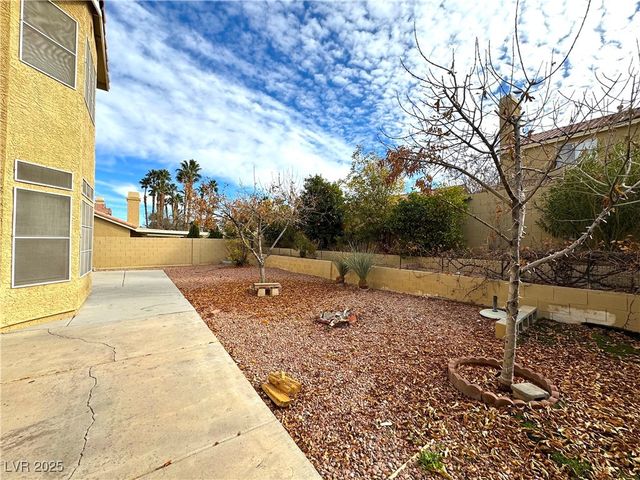 7913 WATERFALLS Avenue, Las Vegas, NV 89128