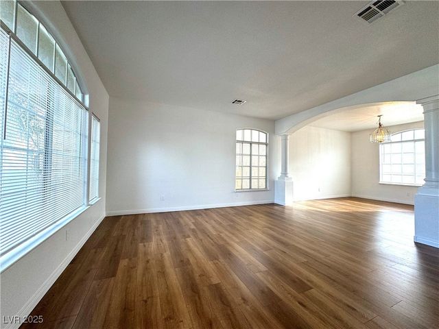 7913 WATERFALLS Avenue, Las Vegas, NV 89128