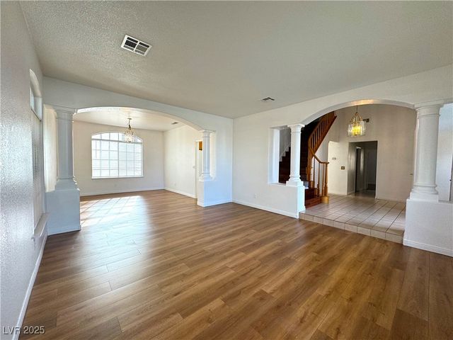 7913 WATERFALLS Avenue, Las Vegas, NV 89128