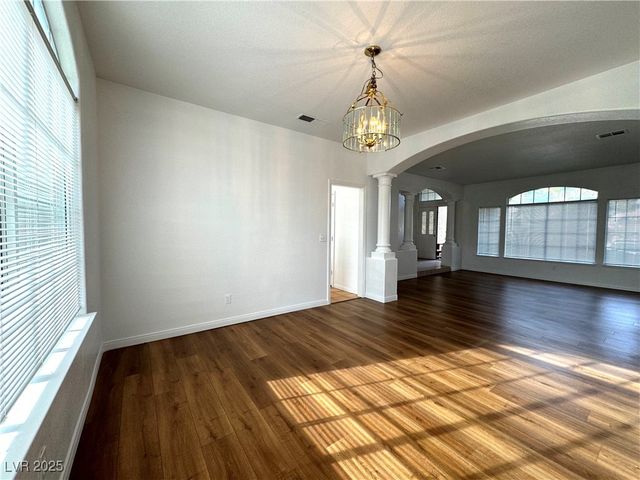 7913 WATERFALLS Avenue, Las Vegas, NV 89128