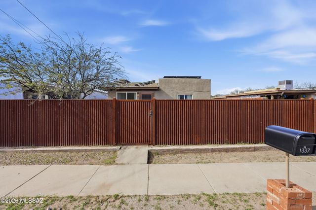 1337 W El Rio Drive, Tucson, AZ 85745