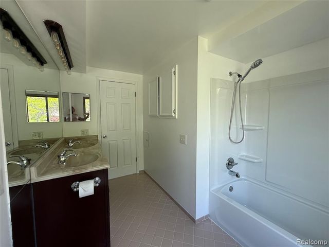 45429 Brunswick Drive, Canton, MI 48187