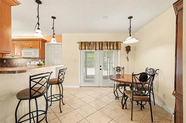 7815 N WOODLYNNE AVENUE, Tampa, FL 33614