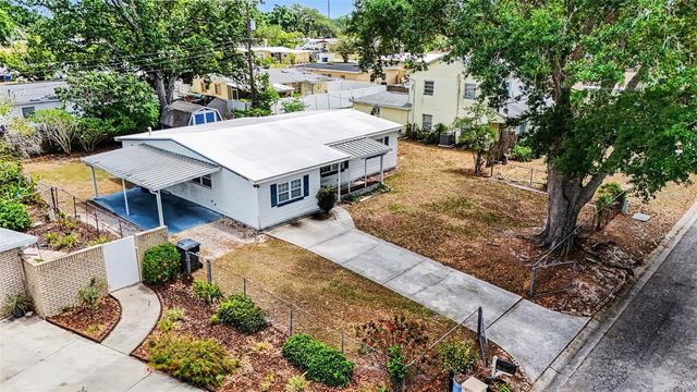 7815 N WOODLYNNE AVENUE, Tampa, FL 33614