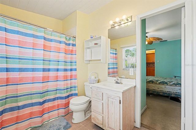 7815 N WOODLYNNE AVENUE, Tampa, FL 33614