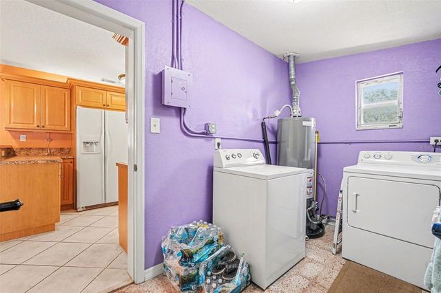 7815 N WOODLYNNE AVENUE, Tampa, FL 33614