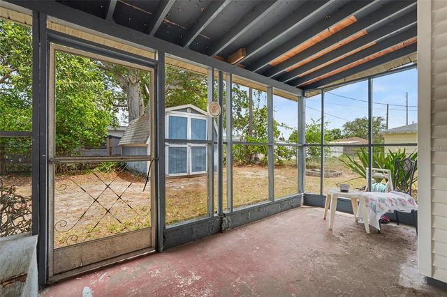 7815 N WOODLYNNE AVENUE, Tampa, FL 33614