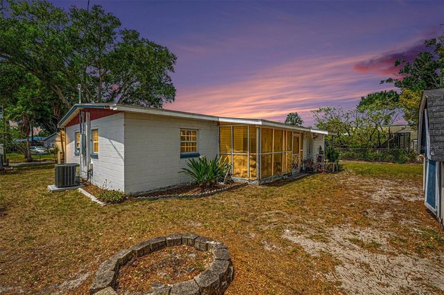 7815 N WOODLYNNE AVENUE, Tampa, FL 33614