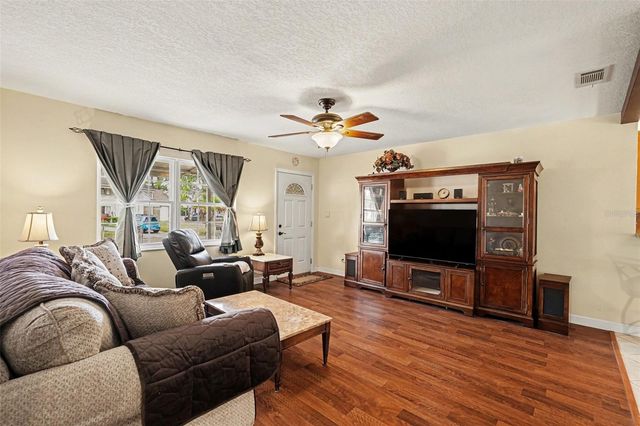 7815 N WOODLYNNE AVENUE, Tampa, FL 33614